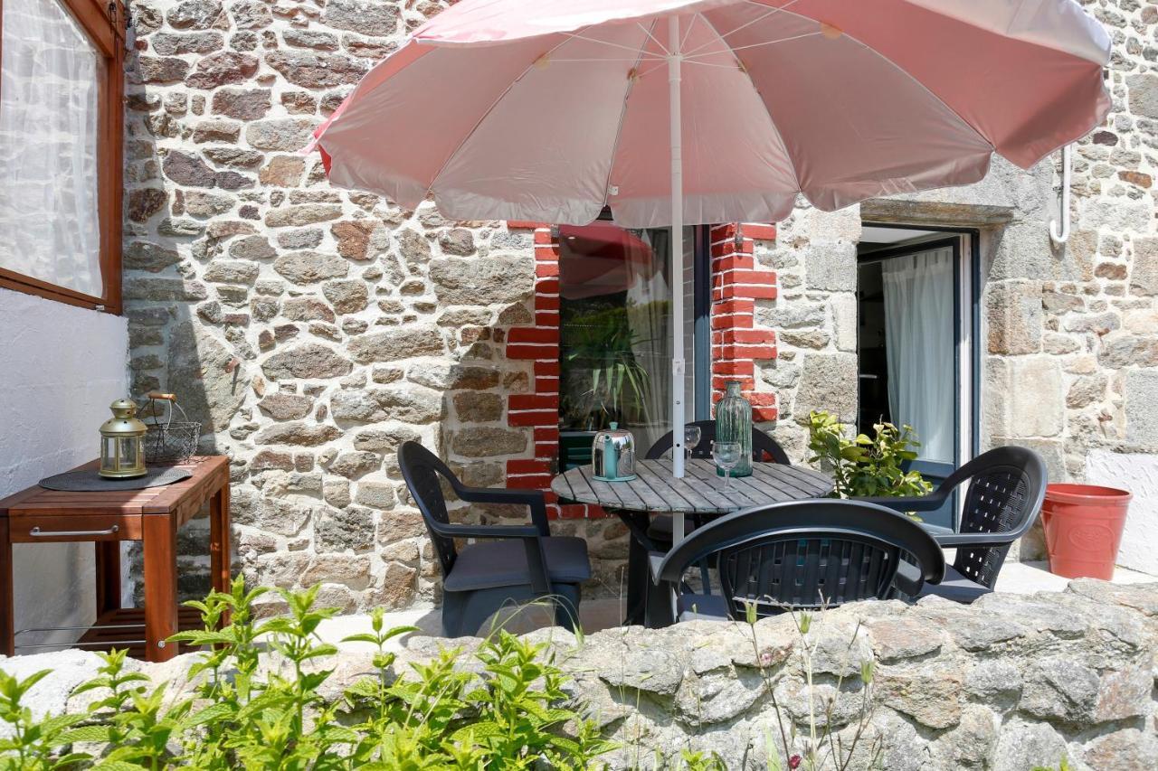 La Quinardais - Charmante Maison Avec Terrasse Saint-Samson-sur-Rance Eksteriør bilde