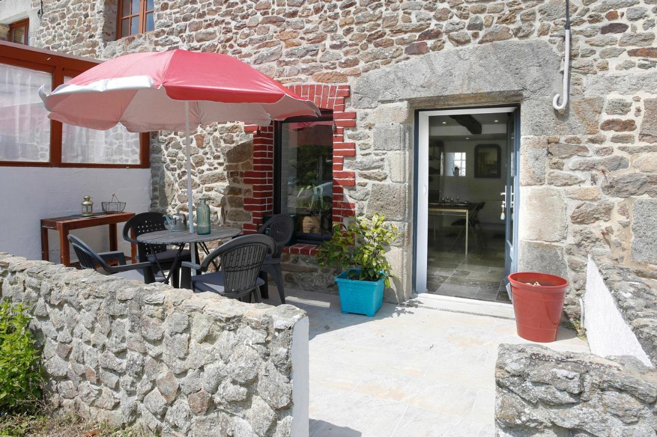 La Quinardais - Charmante Maison Avec Terrasse Saint-Samson-sur-Rance Eksteriør bilde